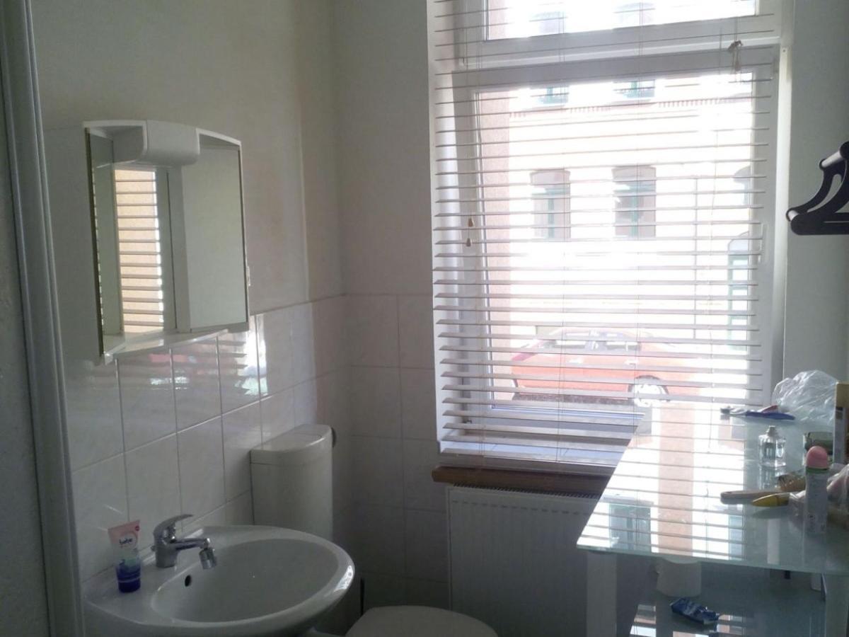 Hostel Im Medizinerviertel Halle  Ngoại thất bức ảnh
